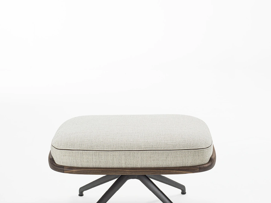 Cuna Lounge Pouf by Porada