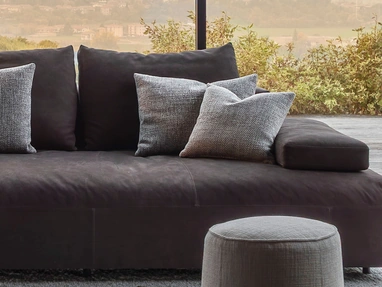 Pouf Pond in upholstered fabric by Desirèe