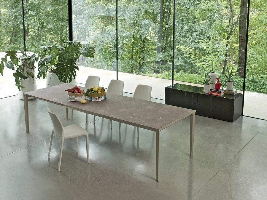 Hidra chair upholstered in Bontempi fabric