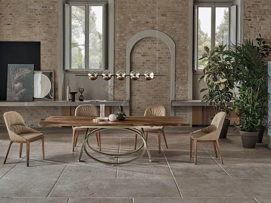 Louis solid wood table by Bontempi