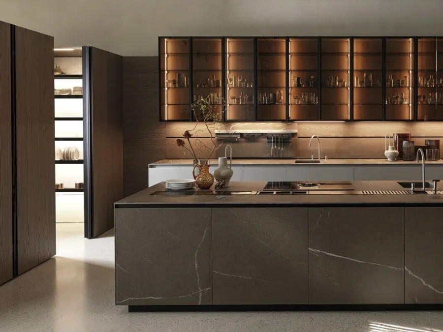 Design Kitchen with Antis Project 9 island in Super Matt Fango lacquer and Euromobil porcelain stoneware.