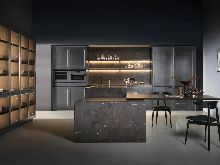 Design kitchen with Filò Project 1 island in Oxidized Fusion lacquer by Euromobil