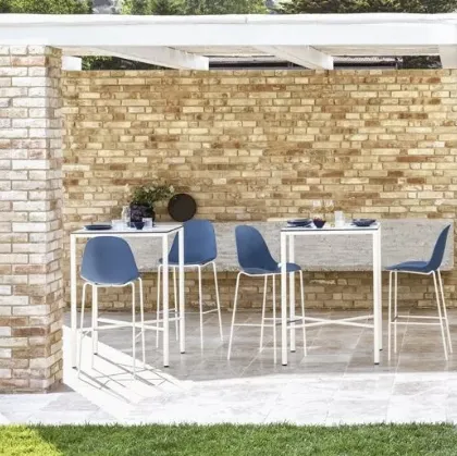 Moon Alto Outdoor garden table in Bontempi's SuperCeramic.