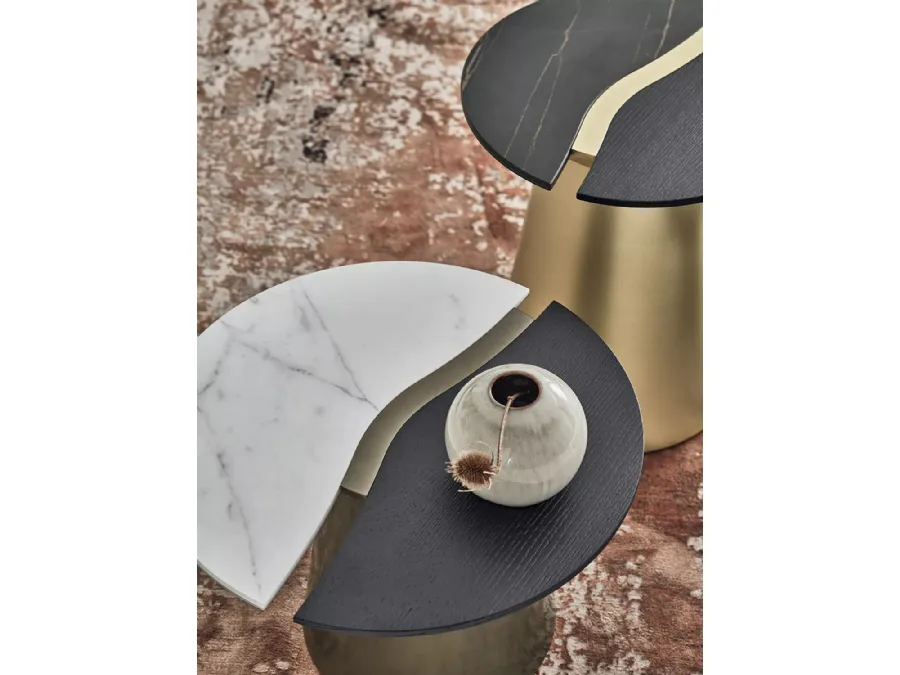 Yang wooden coffee table in SuperMarble by Bontempi.