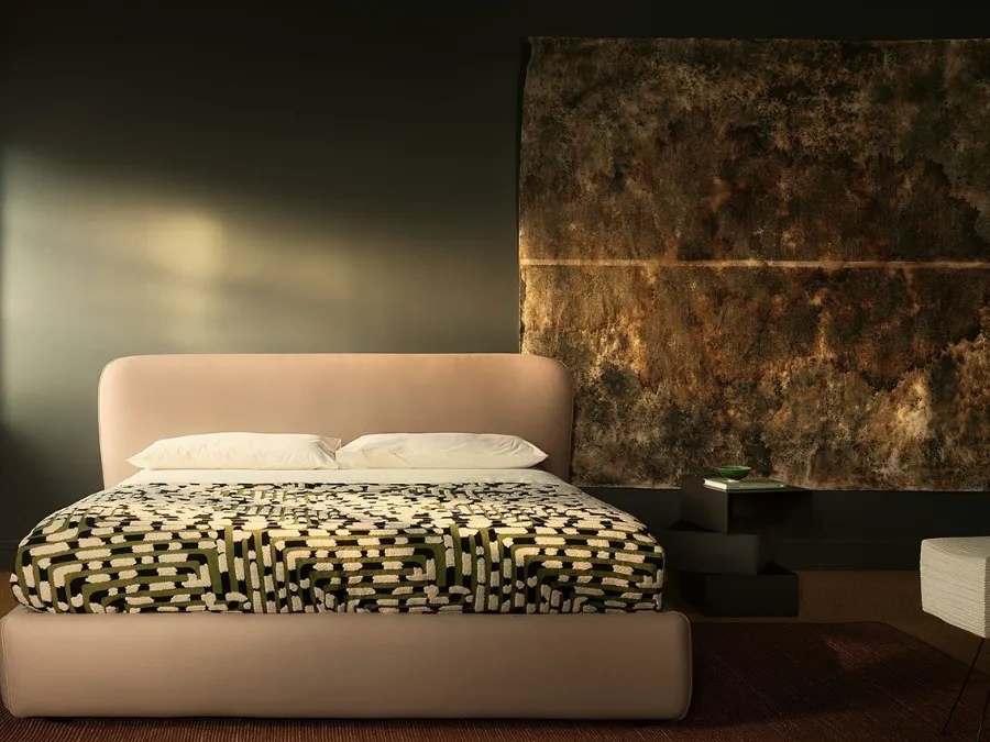 Corolle padded bed by Bolzan Letti.