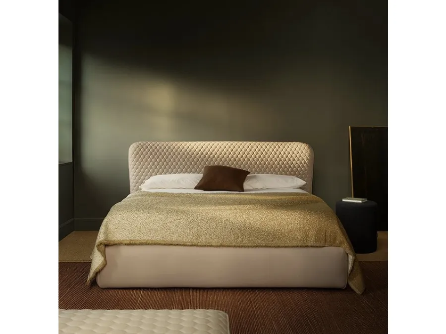 Padded Corolle bed by Bolzan Letti