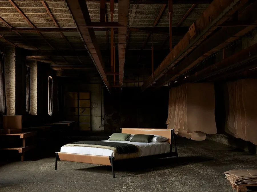 Double bed Jack in leather by Bolzan Letti