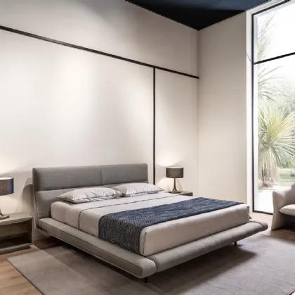 Sharon bed in linen fabric by Cantori.