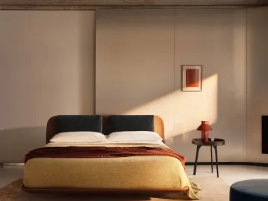 Leather bed Tata by Bolzan Letti.