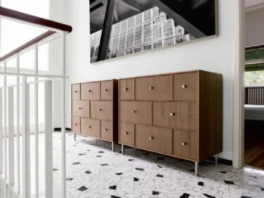 Rucellai chest of drawers in Porada wood.