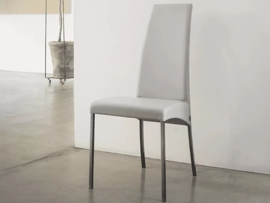 Bontempi's Aida chair in eco-le