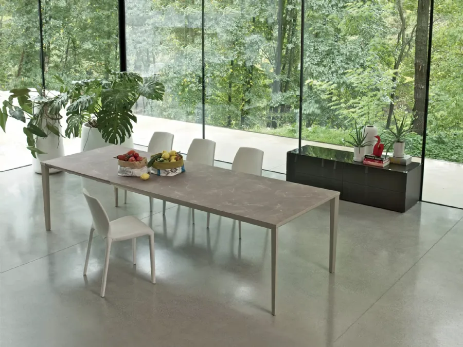 Hidra chair upholstered in Bontempi fabric