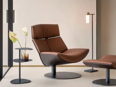 Kara swivel chair by Desirèe