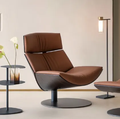 Kara swivel chair by Desirèe