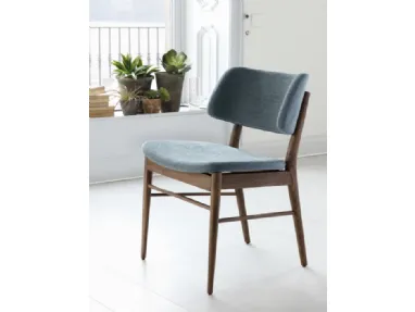 Porada's Nissa chair in fabric.