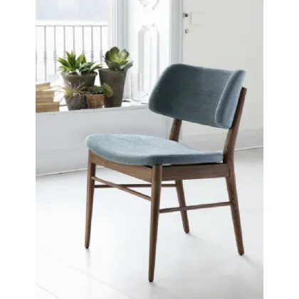 Porada's Nissa chair in fabric.