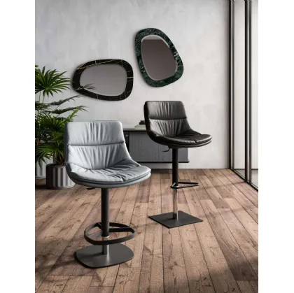 Leather stools Coco and Noa by Ozzio