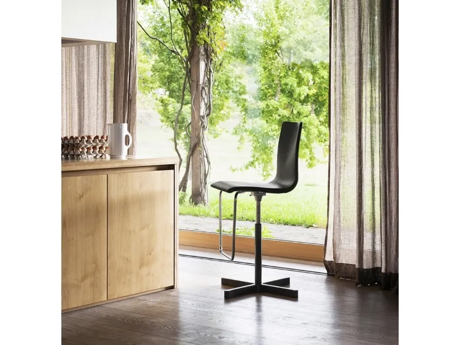 Wok stool with leather seat by Desalto.