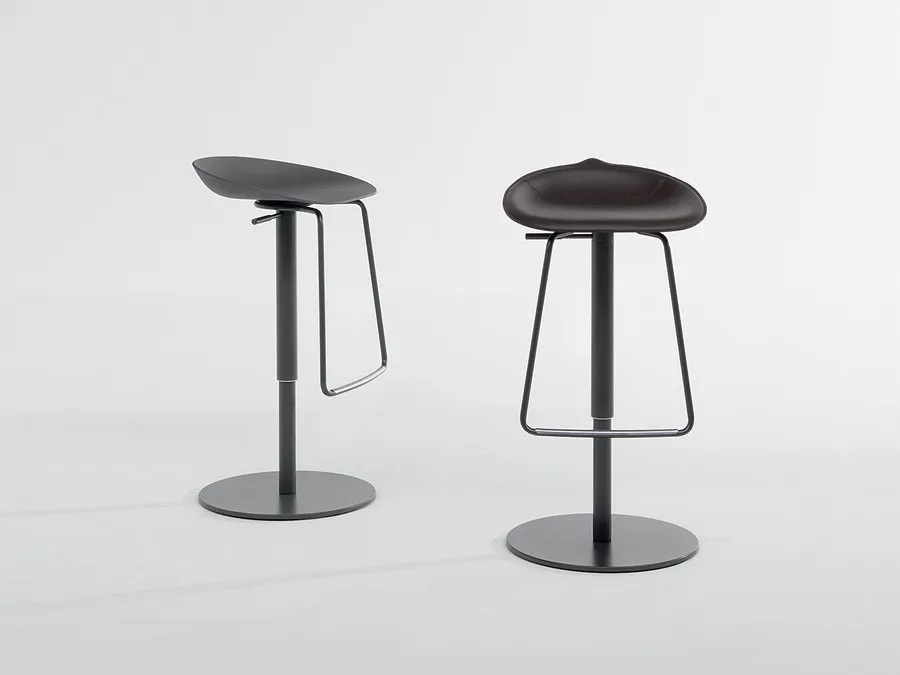 Tab leather stool by Bonaldo