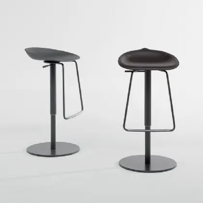 Tab leather stool by Bonaldo