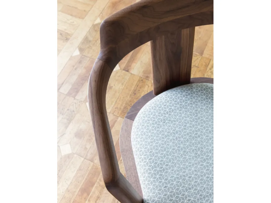 Porada's Tilly chair