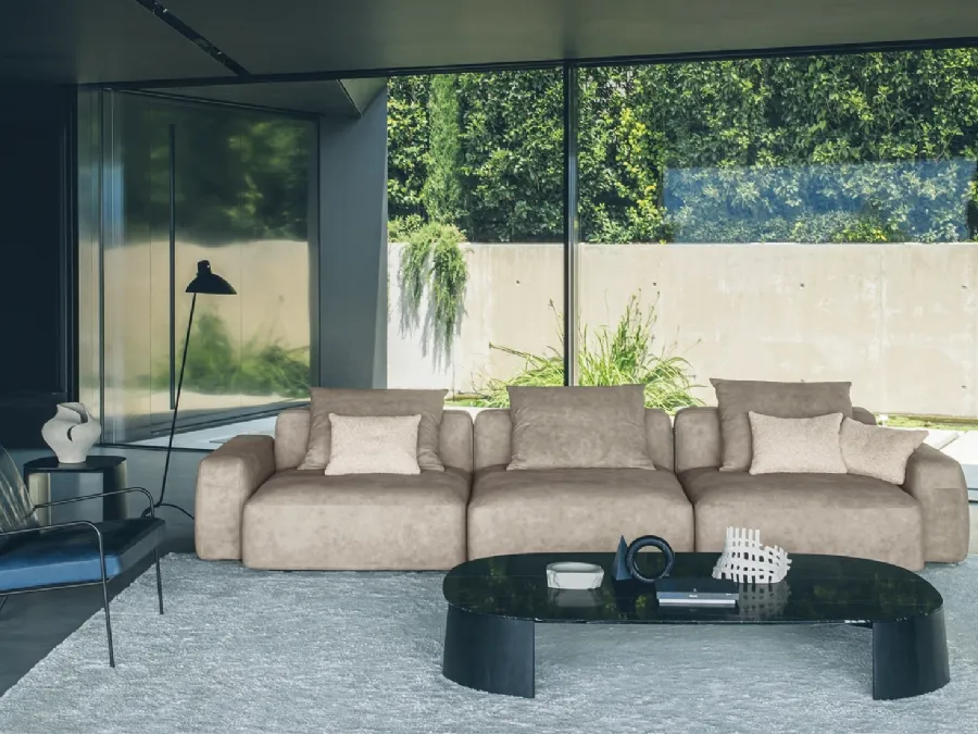 Linear leather sofa Dorvan by Desirèe