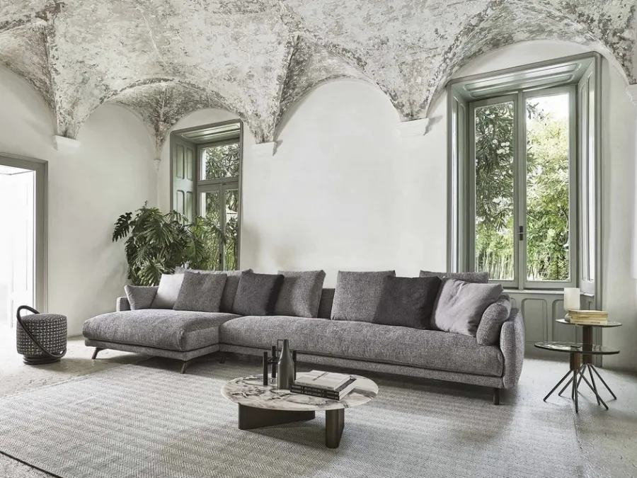 Living room with Etienne peninsula by Porada