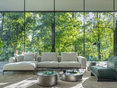 Savoye sofa with chaise by Desirè