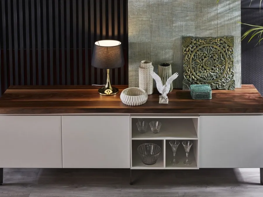 Bontempi's Cosmopolitan Sideboard