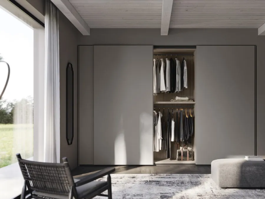 Design wardrobe with sliding door Line by Fimar.