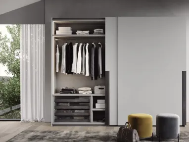 Wardrobe with sliding door. Brand Fimar.