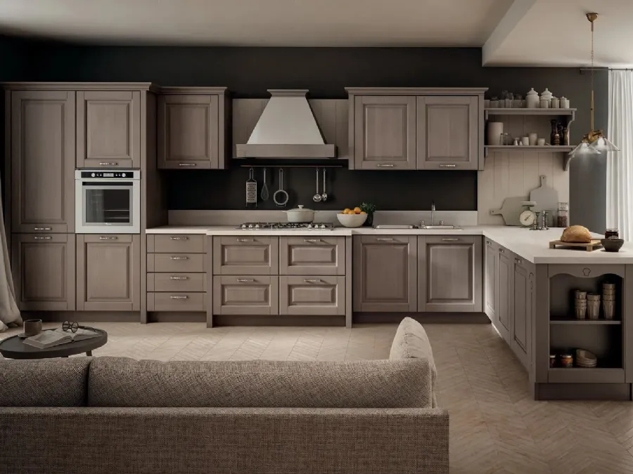 Classic Oak Kitchen with Bolgheri 03 Peninsula by Stosa
