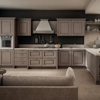 Classic Oak Kitchen with Bolgheri 03 Peninsula by Stosa