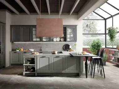 Classic kitchen with Dolcevita 07 peninsula by Stosa