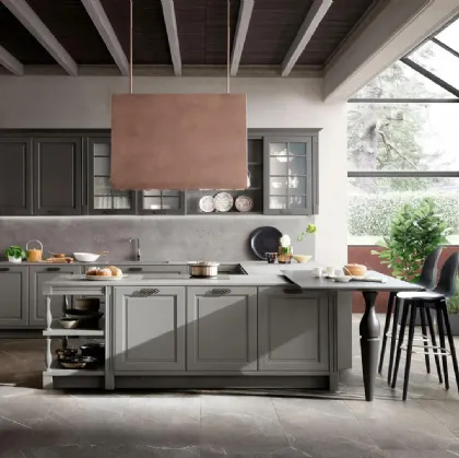 Classic kitchen with Dolcevita 07 peninsula by Stosa