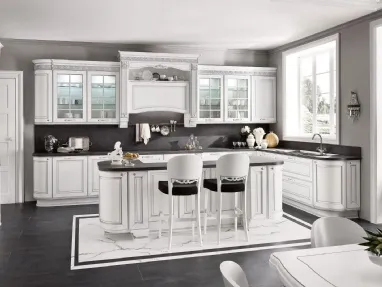 Classic kitchen with Dolcevita 09 island by Stosa.