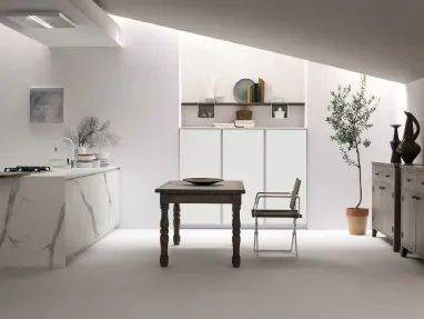 Modern Kitchen with Aliant 10 glass and HPL peninsula by Stosa
