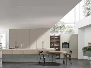 Modern kitchen with Color Trend 01 island in matte and glossy lacquer by Stosa.