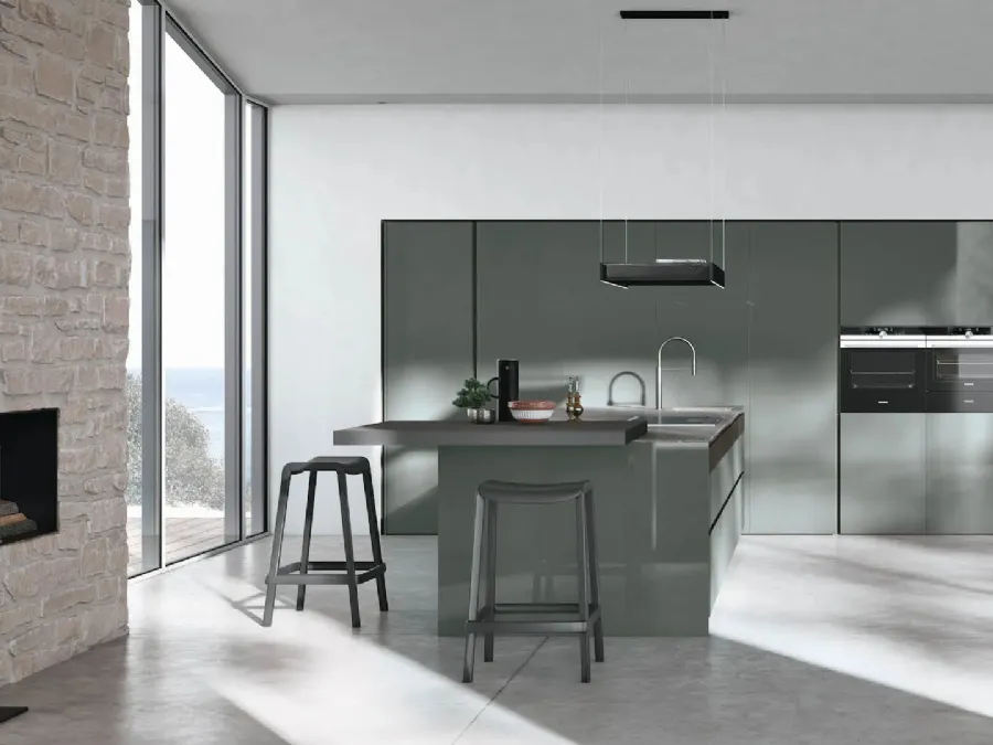 Modern Kitchen with Color Trend 06 peninsula by Stosa.