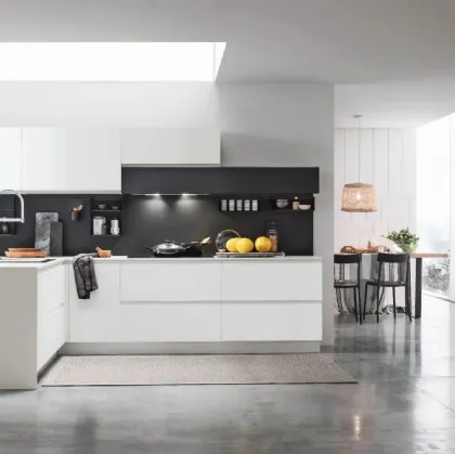 Modern kitchen with peninsula Karma 04 by Stosa