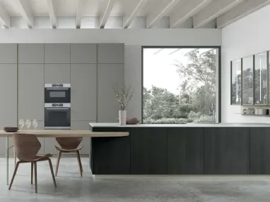 Modern Kitchen in Grey Smoke PET with Larice Noir Metropolis 15 Peninsula by Stosa
