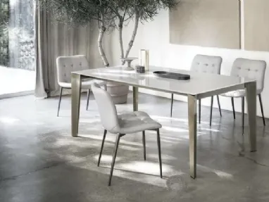 Extendable table Cruz with crystal top by Bontempi.