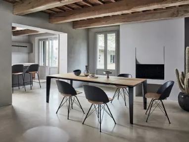 Extendable dining table Cruz by Bontempi.