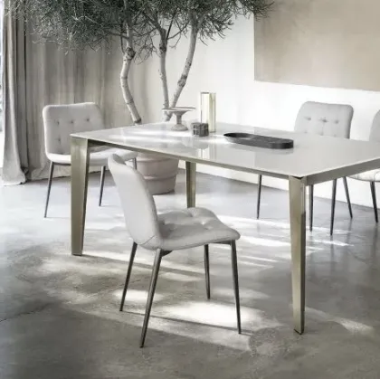 Extendable table Cruz with crystal top by Bontempi.