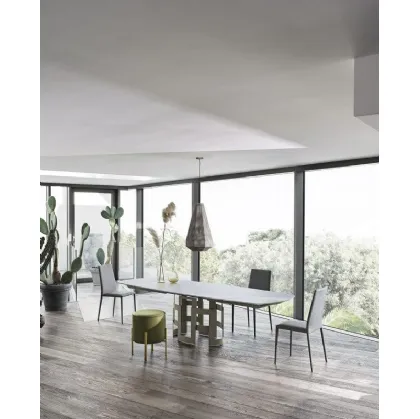 Extendable Imperial table by Bontempi.
